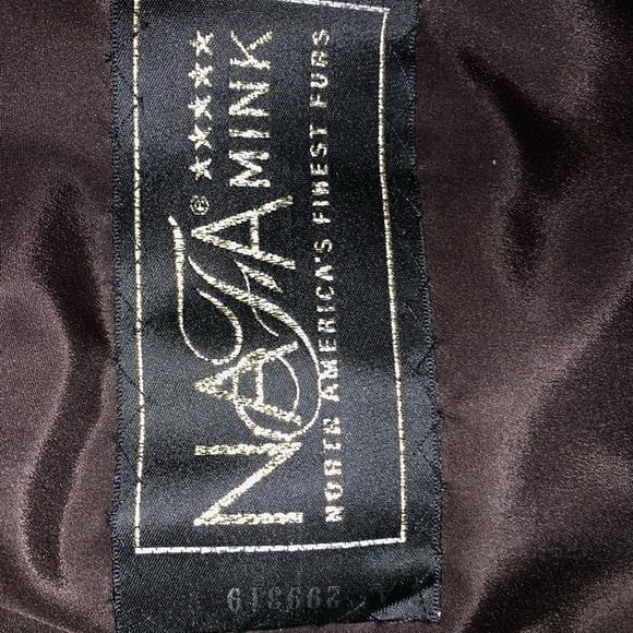 Beautiful mink coat $900 or best offer. - Picture 4 of 8